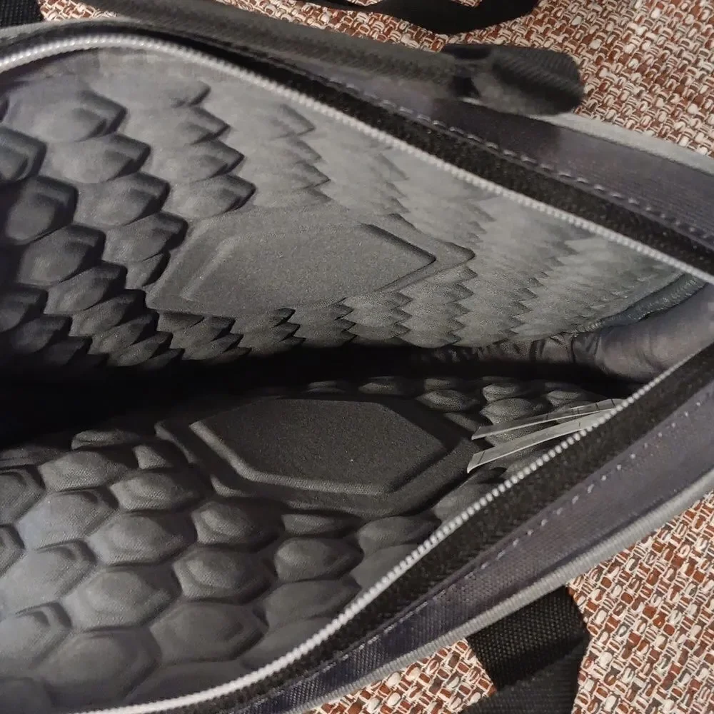 TARGUS SLIMCASE Grid Convertible‎ Slimcase With Dome Protection …